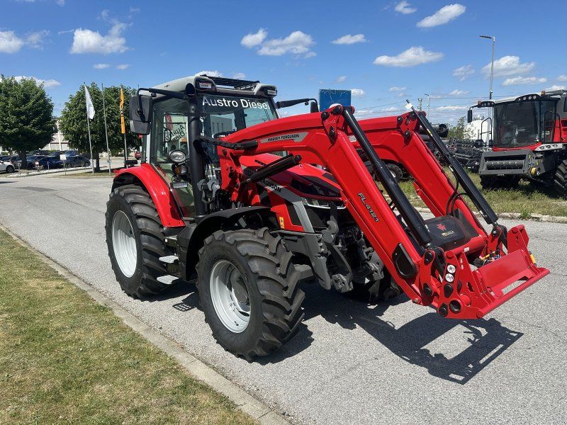 Massey Ferguson 5S.115