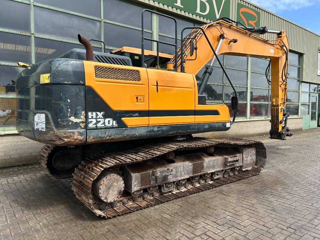 Hyundai HX 220 L