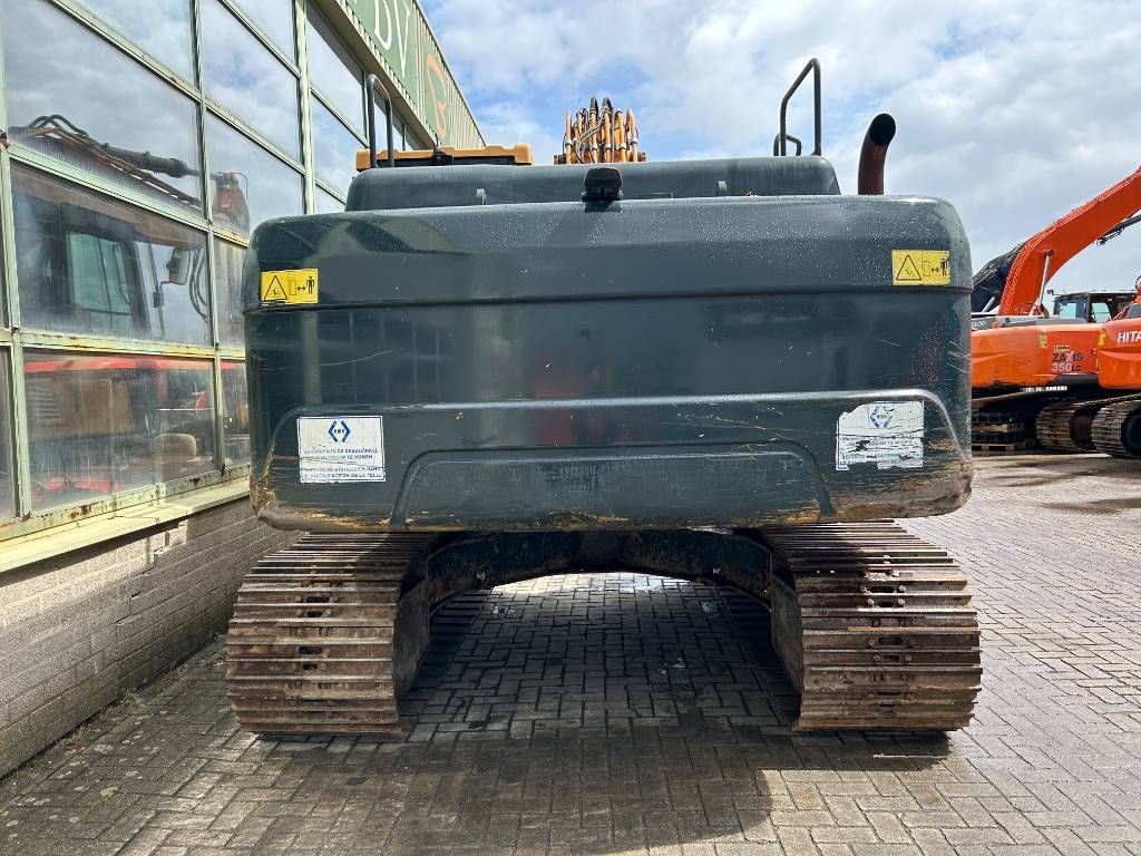 Hyundai HX 220 L