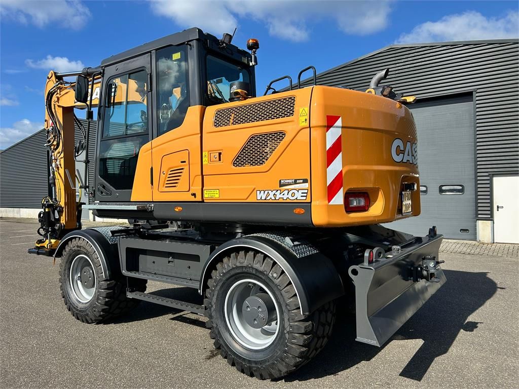 CASE Construction WX140E