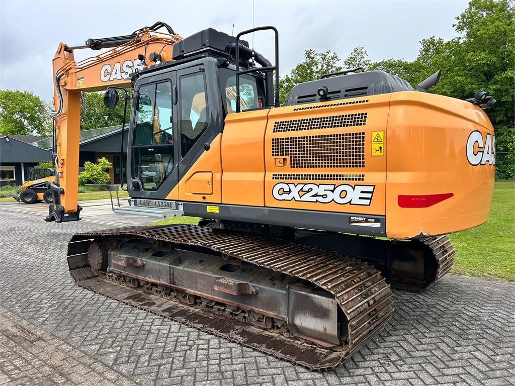 CASE Construction CX250E