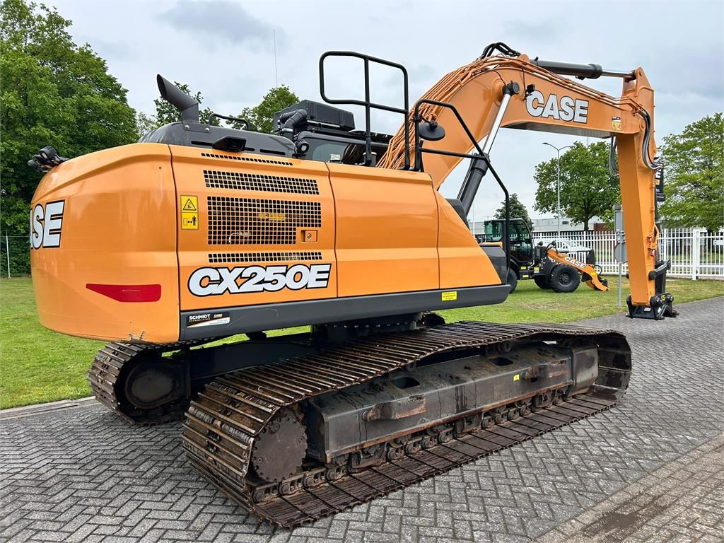 CASE Construction CX250E