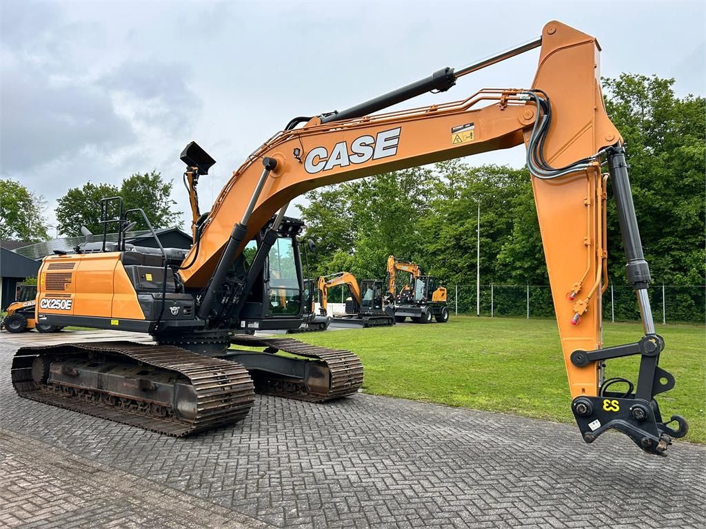 CASE Construction CX250E