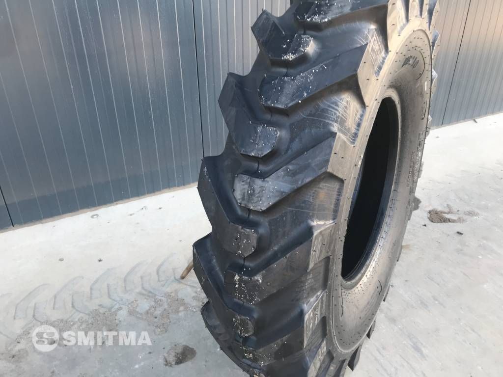 Magna 1400 x 24