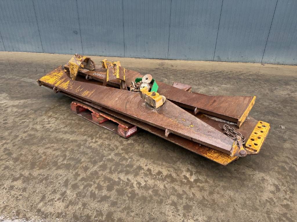 CAT 730