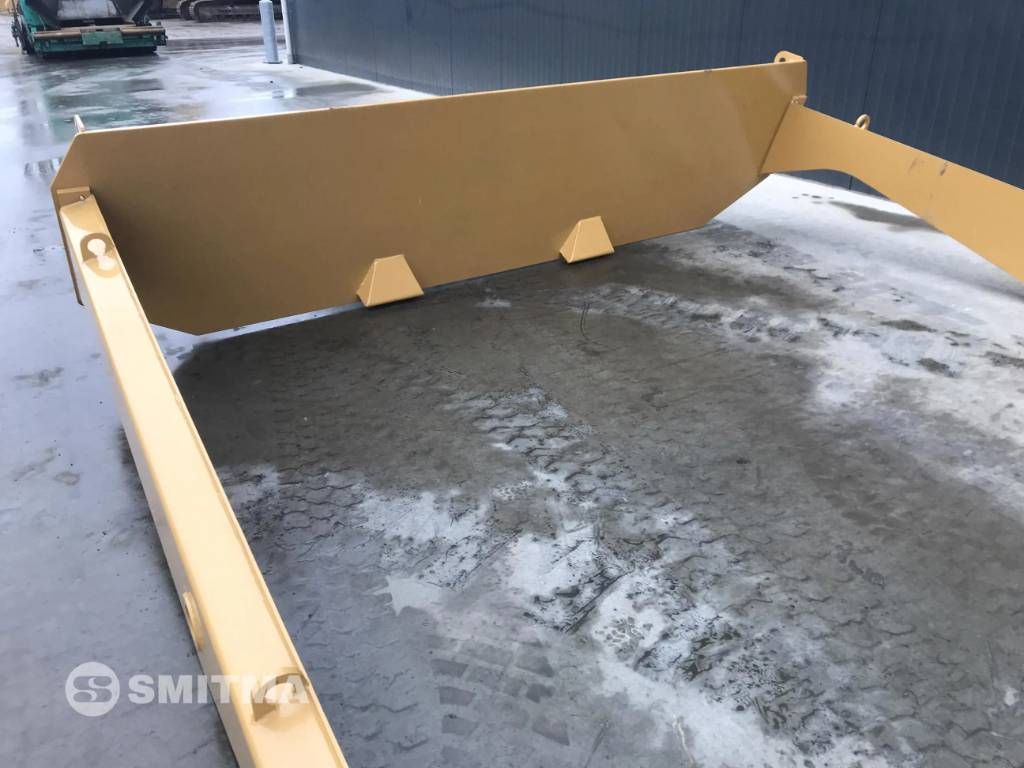 CAT 745C