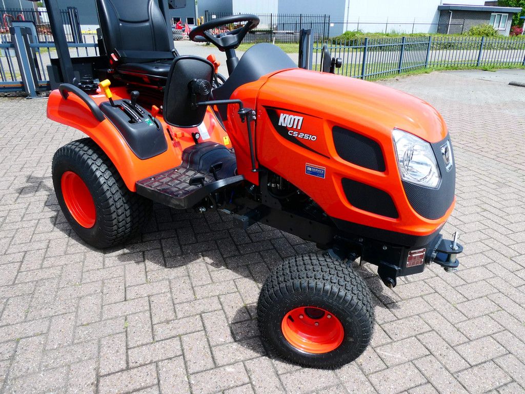 Kioti CS2510 4wd HST / 0001 Draaiuren / Actieprijs