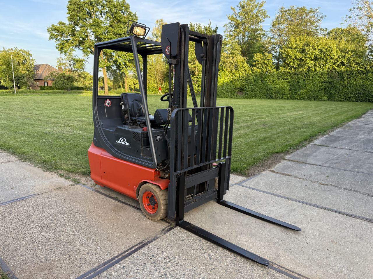 Linde 1600KG elektrisch Sideshift non marking banden