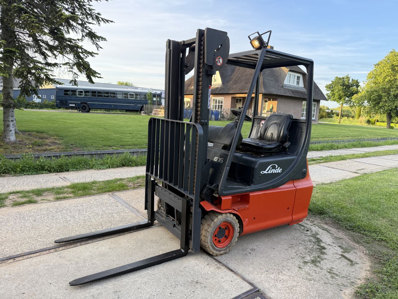 Linde 1600KG elektrisch Sideshift non marking banden