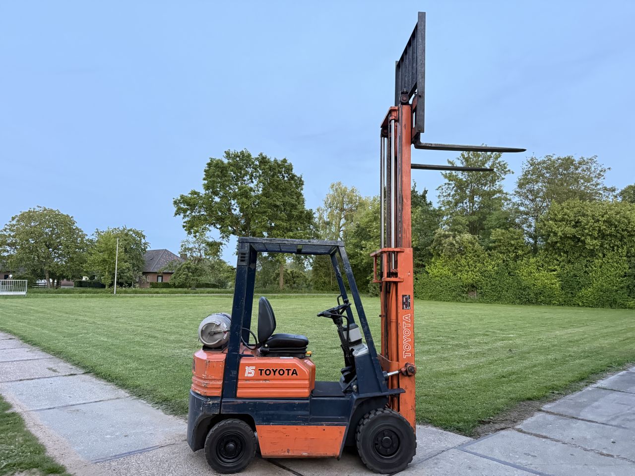 Toyota 1500KG LPG heftruck automaat doorkijkmast 201cm