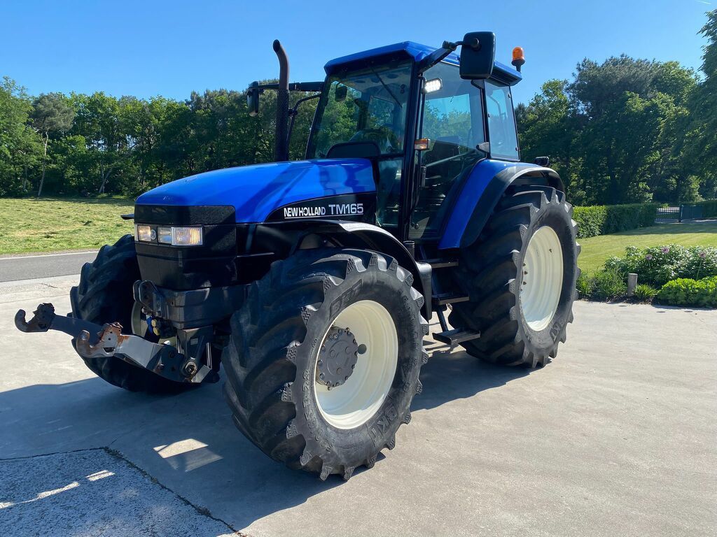 New Holland tn165