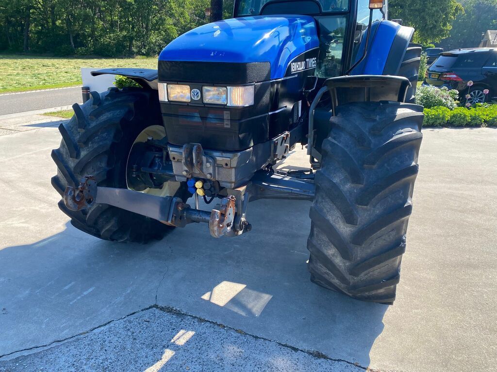 New Holland tn165
