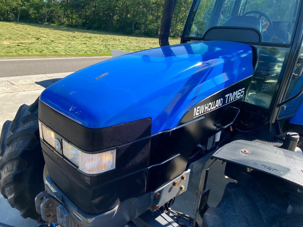 New Holland tn165