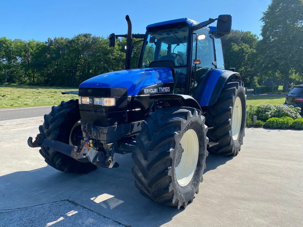 New Holland tn165