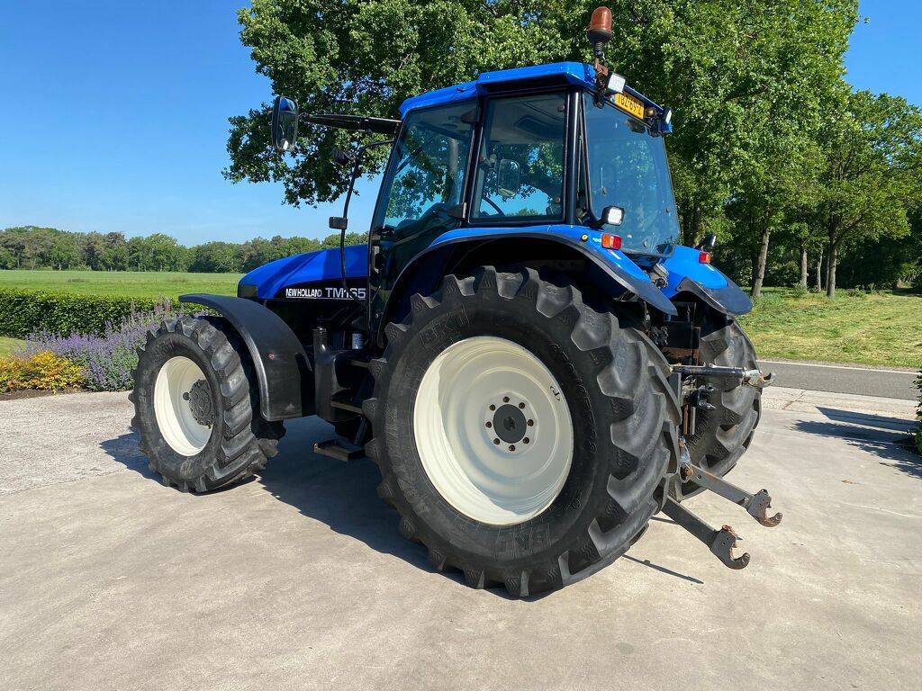 New Holland tn165
