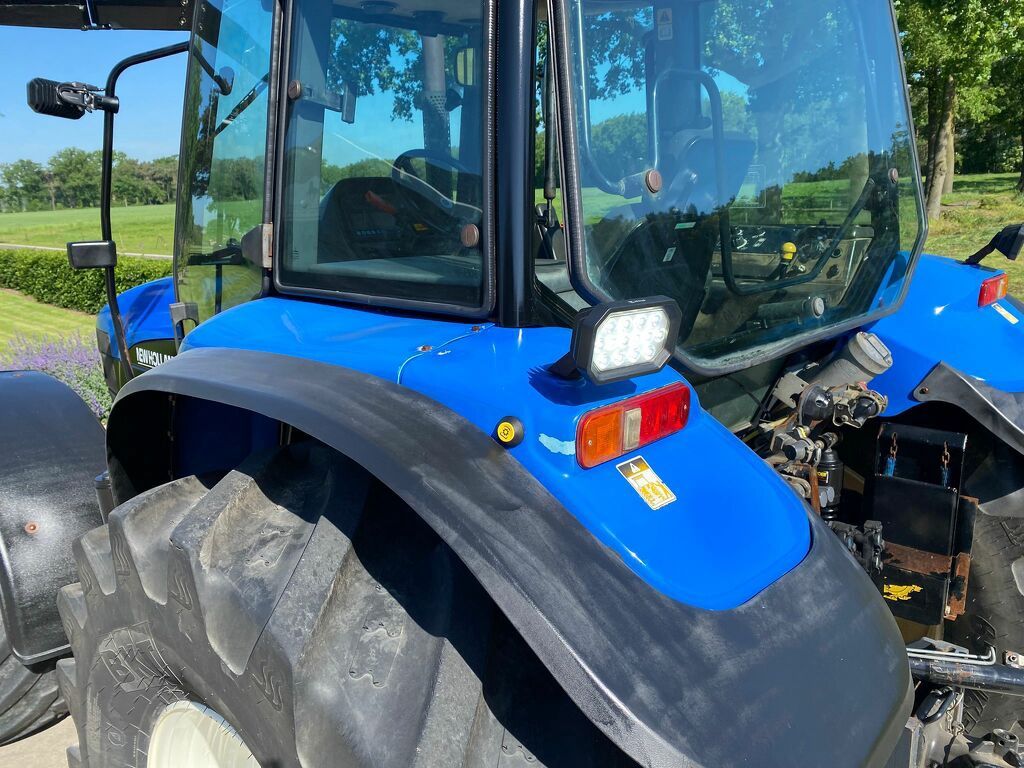 New Holland tn165