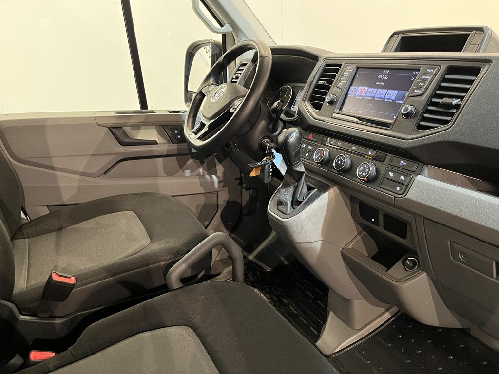 Volkswagen Crafter 50 2.0 TDI L3H3 180 PK DL Dubbel Lucht Automaat / Trekhaak 3.500 KG / Aluca Kast / Airco / Cruise Control / CarPlay / Camera / 34.300 KM !!
