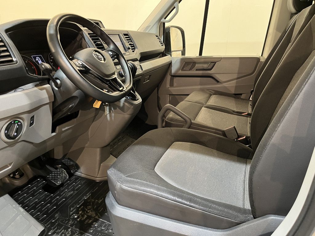 Volkswagen Crafter 50 2.0 TDI L3H3 180 PK DL Dubbel Lucht Automaat / Trekhaak 3.500 KG / Aluca Kast / Airco / Cruise Control / CarPlay / Camera / 34.300 KM !!
