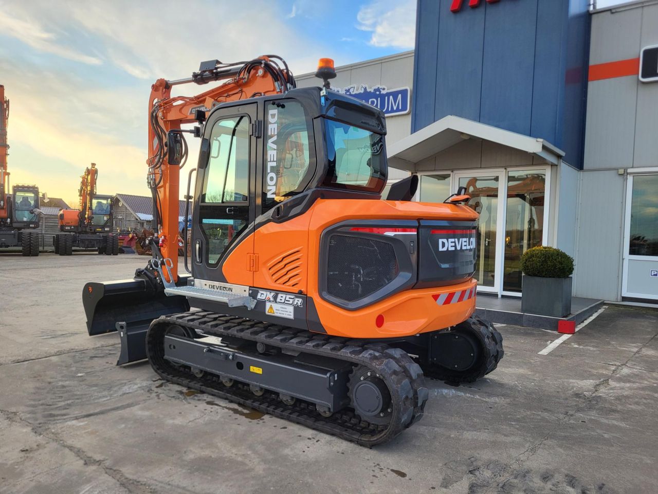 Develon DX85R-7