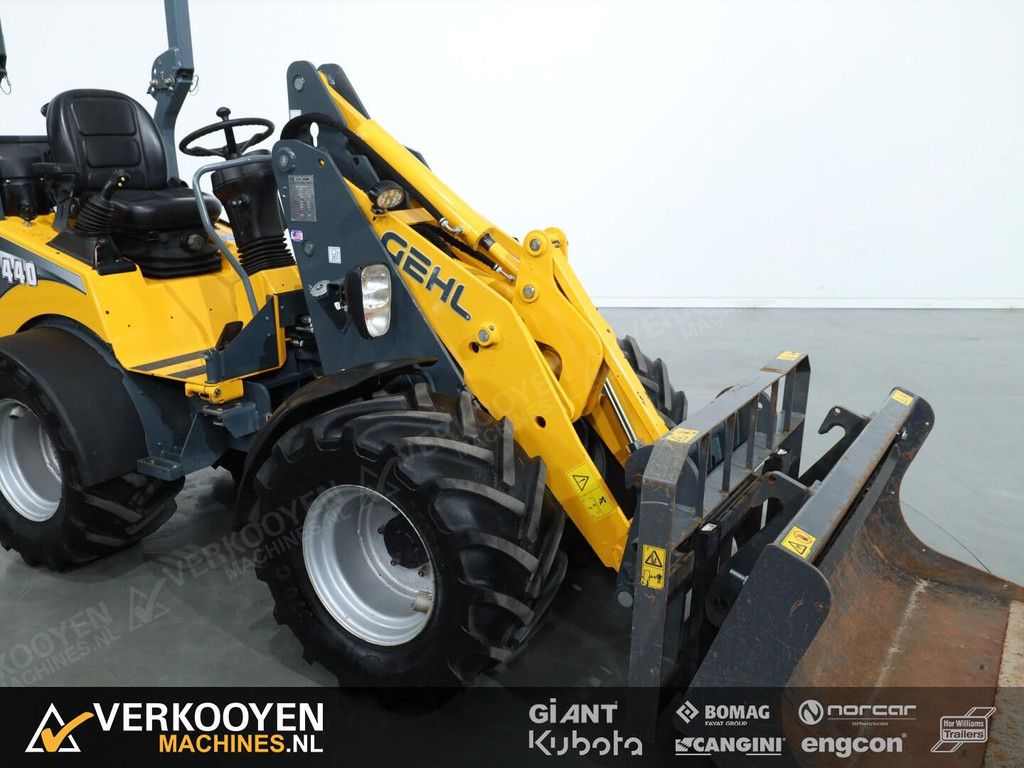 2019 Gehl AL 440 VK10817 Mustang 406