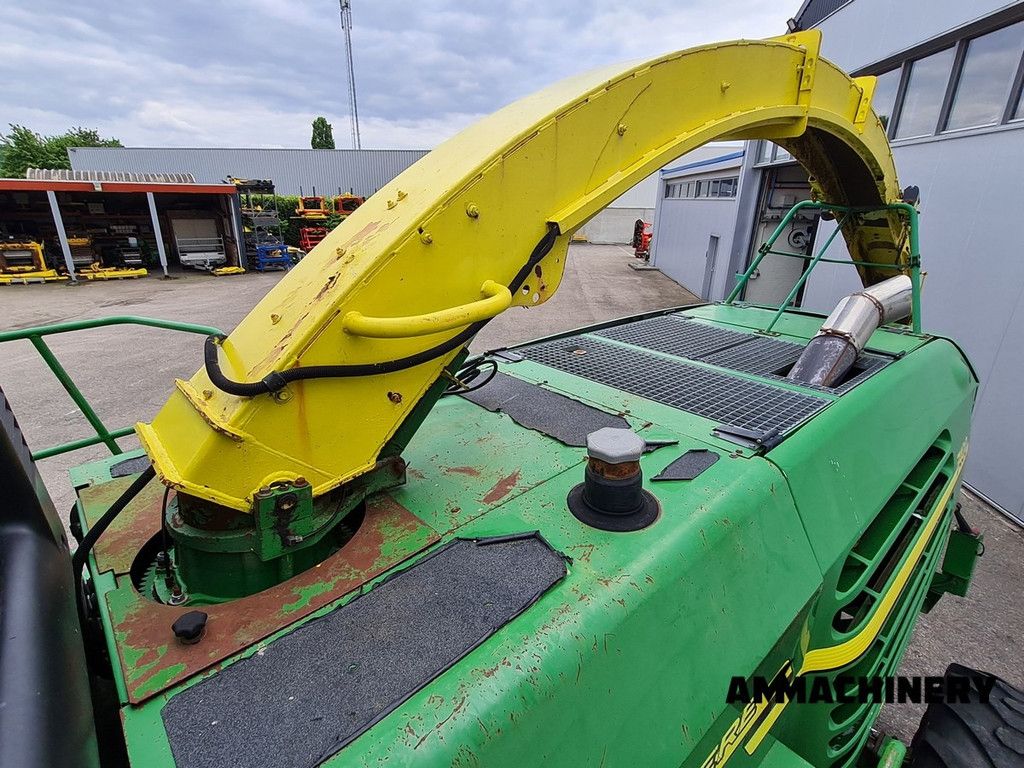 John Deere 7400