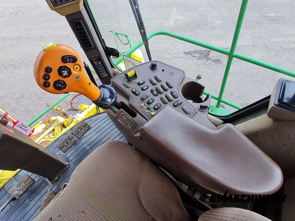 John Deere 7400