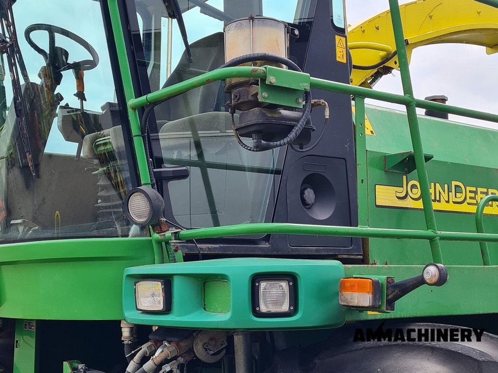 John Deere 7400