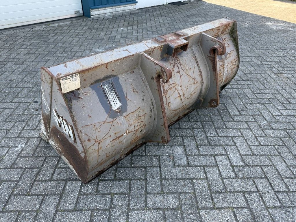 GRONDBAK VOLVO L20-L25