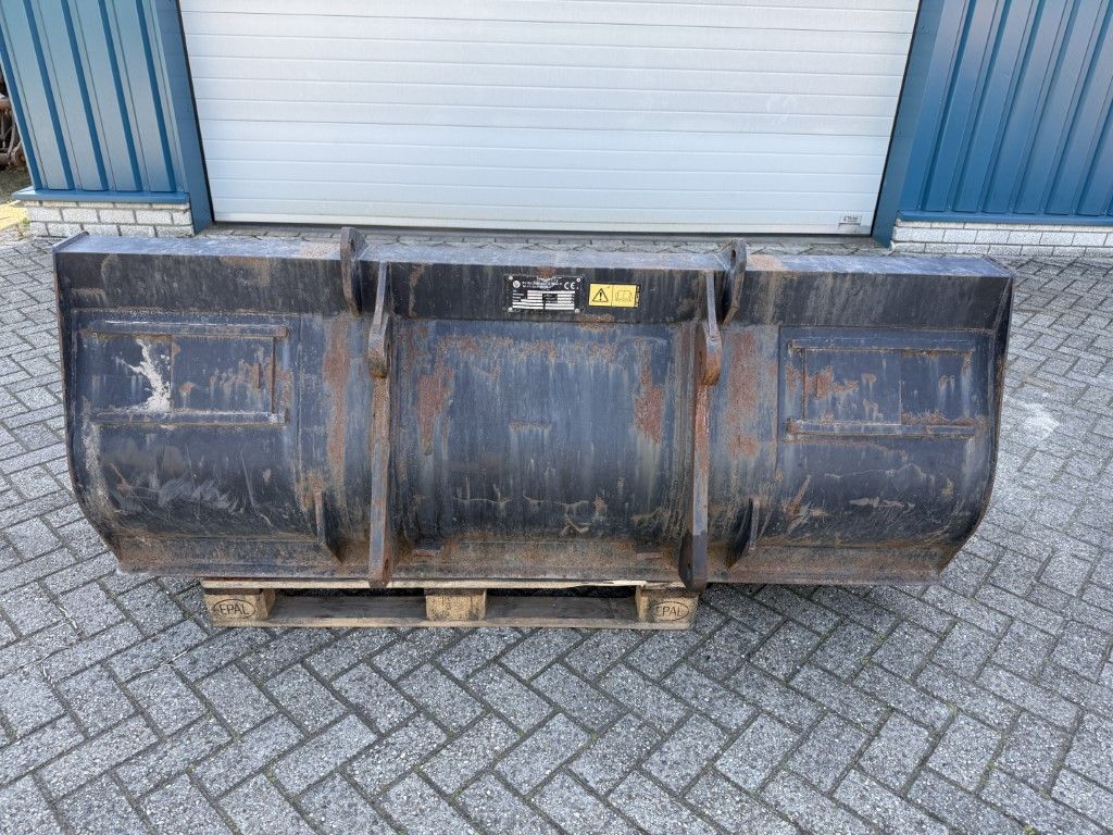 GRONDBAK VOLVO L20-L25