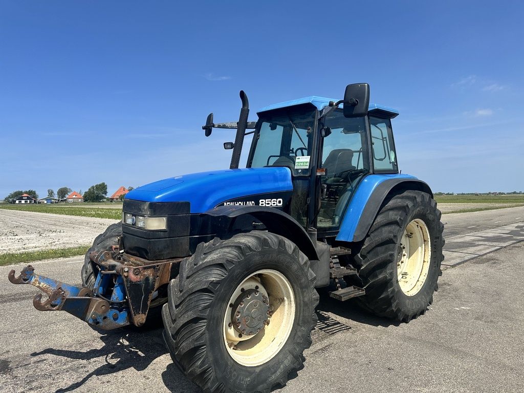 New Holland 8560