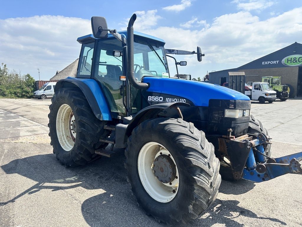 New Holland 8560
