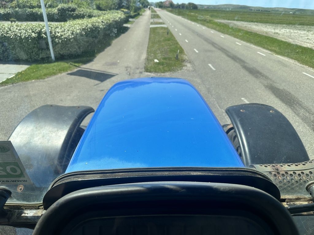 New Holland 8560