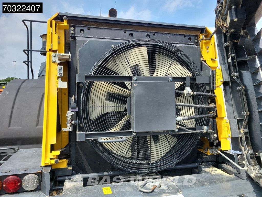 Komatsu WA470 -8E0