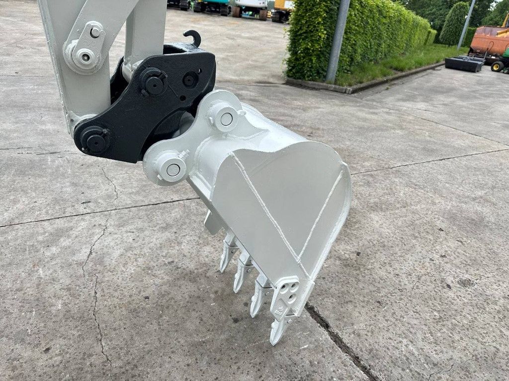 Midi excavator Takeuchi TB140C Diesel 2014