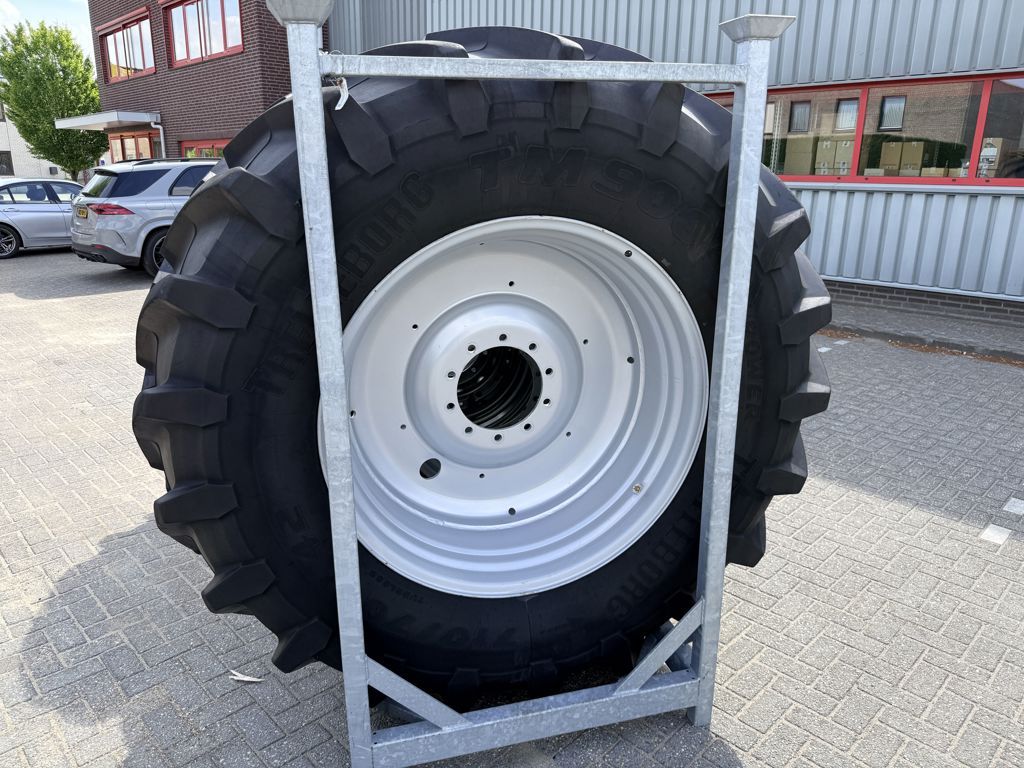 Trelleborg 710/70R42 & Mitas 600/70