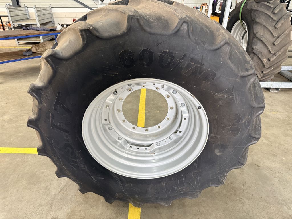 Trelleborg 710/70R42 & Mitas 600/70