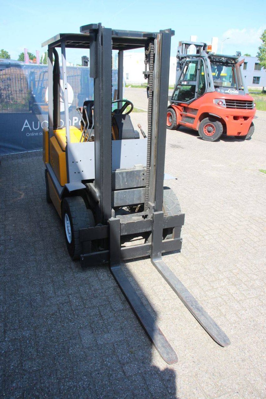 Heftruck Jungheinrich DFG25 Diesel 2500kg 3.2m 1993