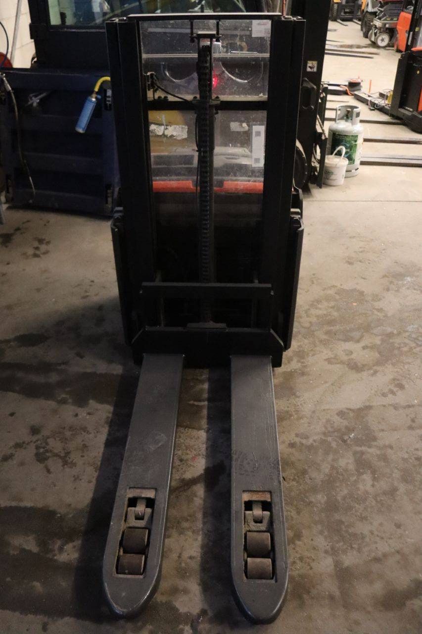Stapelaar BT SWE200D Elektrisch 2000kg 2013