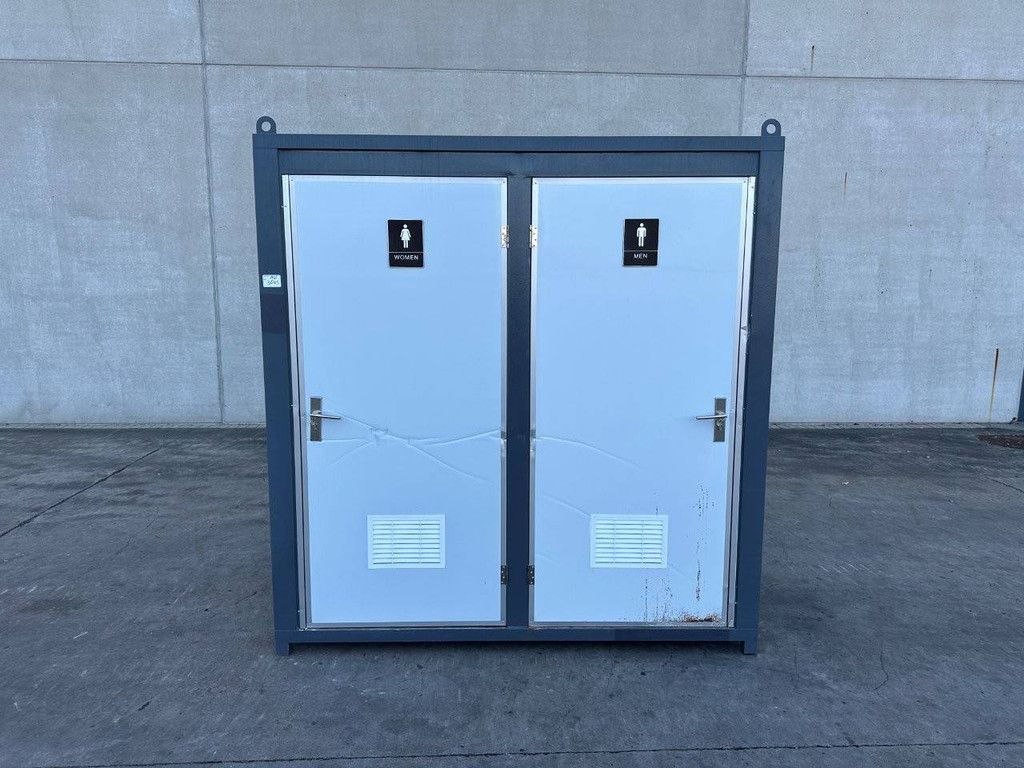 Neue Doppel-Toilettenkabine