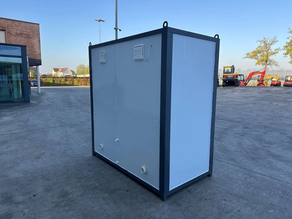 Neue Doppel-Toilettenkabine