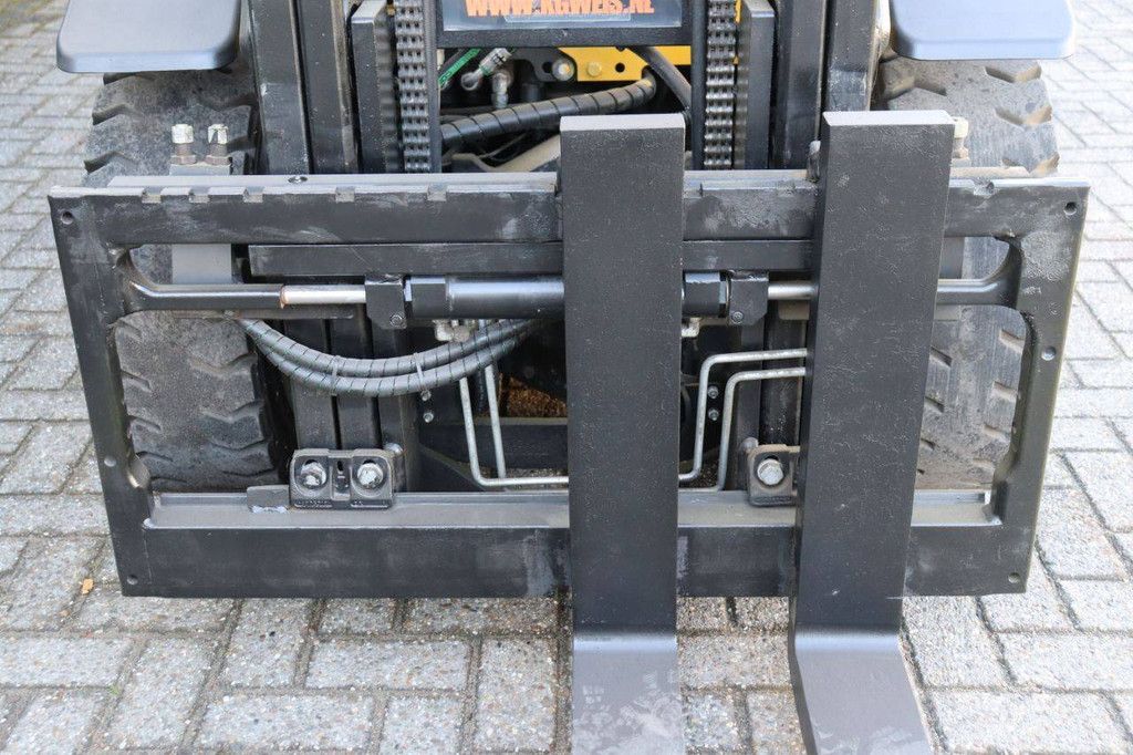 Forklift Yale GLP30VX LPG 2510kg 4.91m 2013