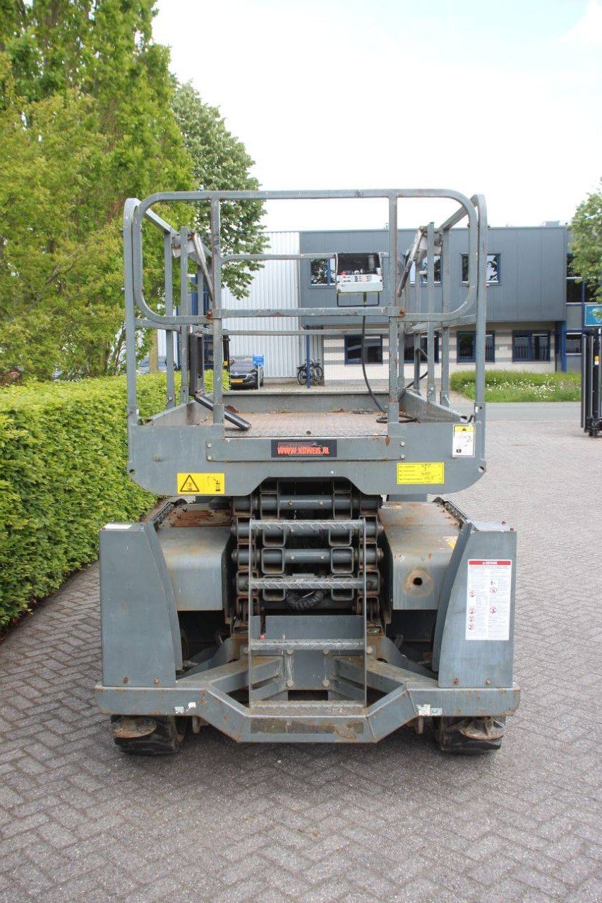 Metz Frenstat Diesel-Scherenhebebühne
