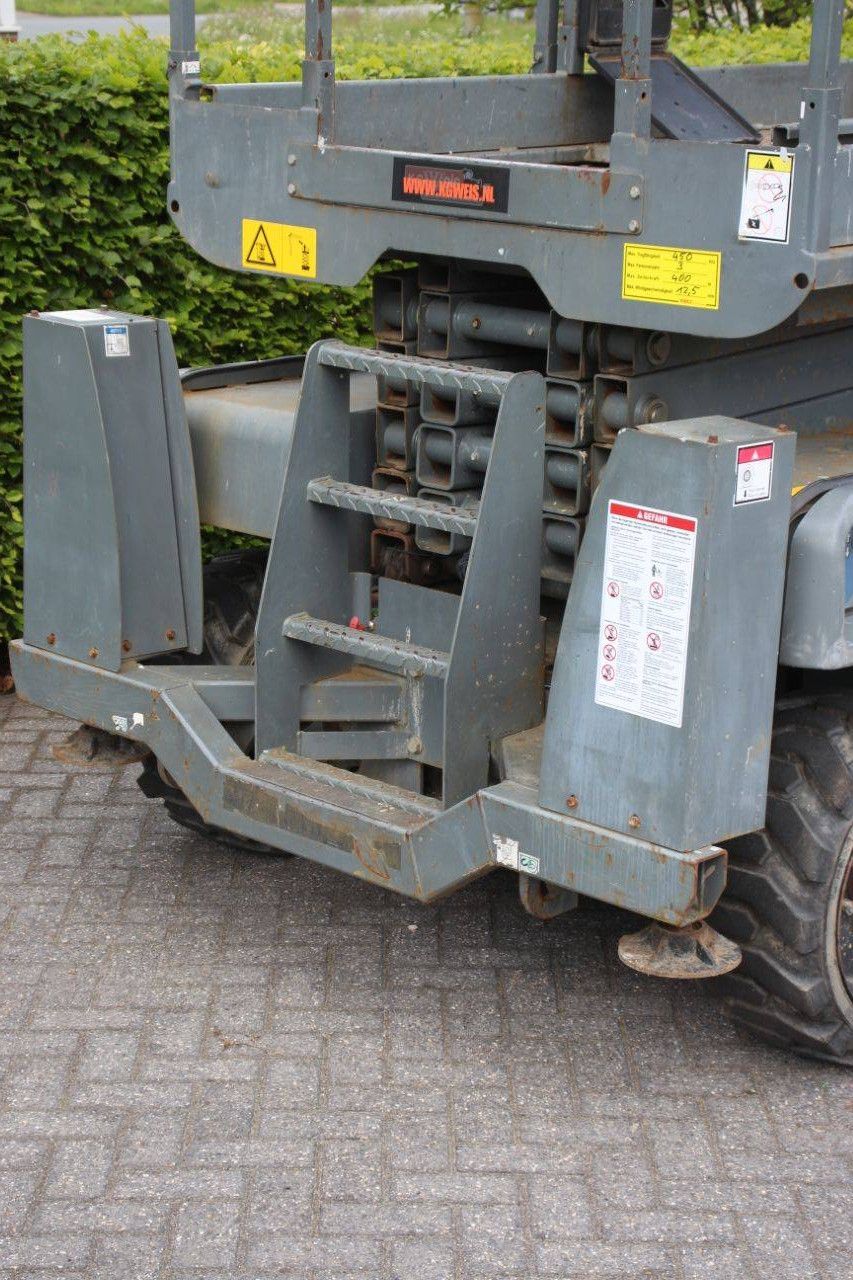 Metz Frenstat Diesel-Scherenhebebühne