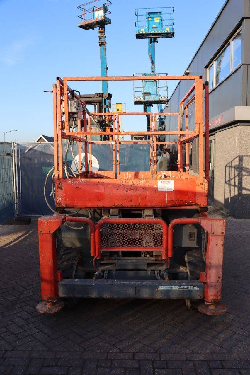 Scissor lift Skyjack SJ6826 RT Diesel 10m 2014