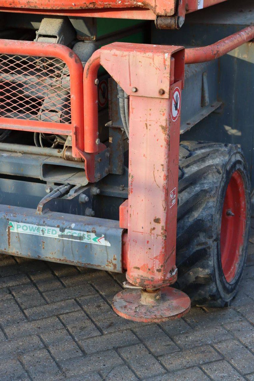 Scissor lift Skyjack SJ6826 RT Diesel 10m 2014