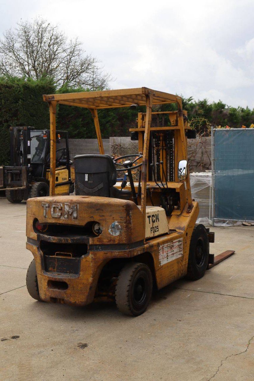 Gabelstapler TCM FD25 Diesel 2500 kg 3,0 m