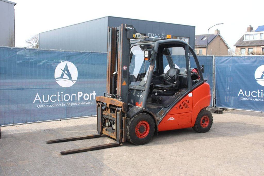 Linde H3OT-01 LPG-Gabelstapler 3000 kg 5 m 2011