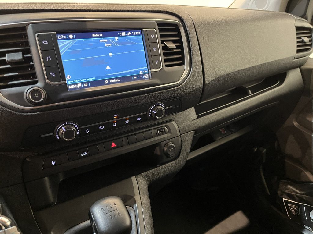 Peugeot Expert 1.5 HDI L2 / Euro 6 / Airco / CarPlay / Cruise Control / Trekhaak / PDC / Navigatie / 3-Zits / 82.600 KM !!