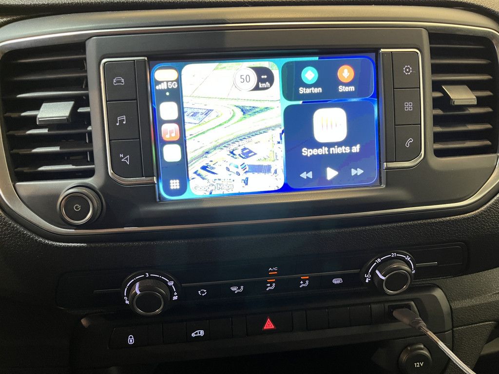 Peugeot Expert 1.5 HDI L2 / Euro 6 / Airco / CarPlay / Cruise Control / Trekhaak / PDC / Navigatie / 3-Zits / 82.600 KM !!
