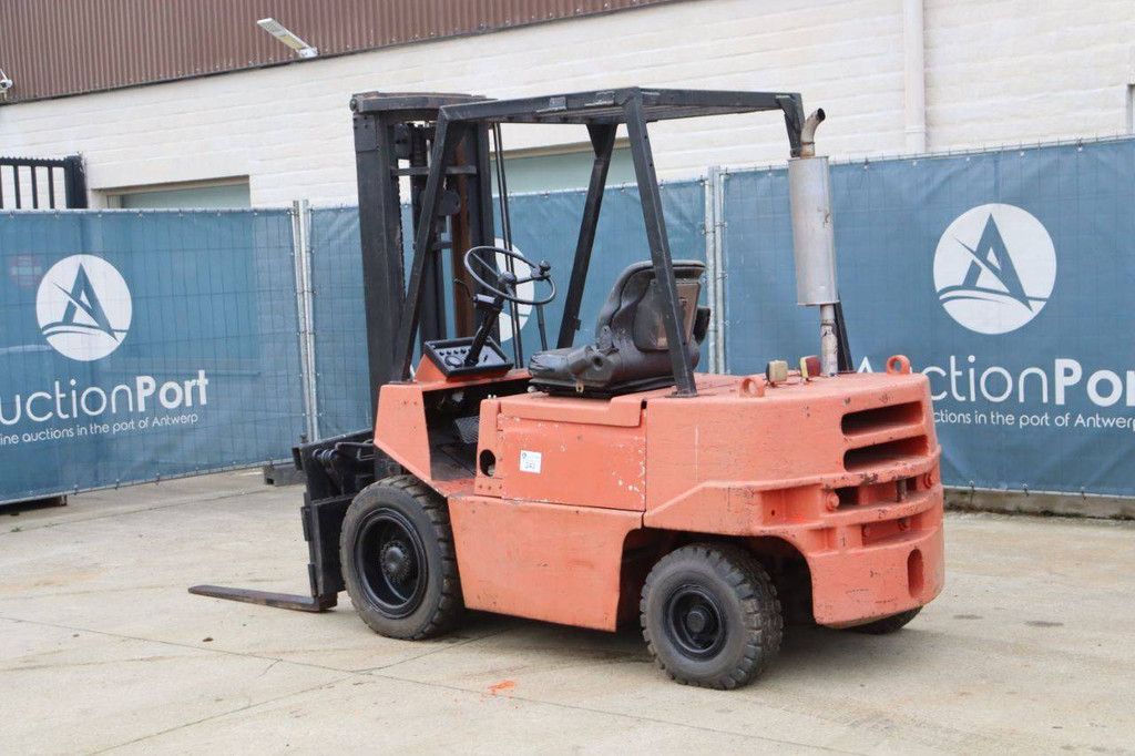 Hyster Diesel-Gabelstapler mit Kastenkipper